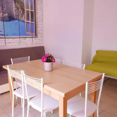 アパート Pinetina *