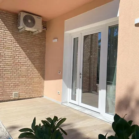 アパート Pinetina *