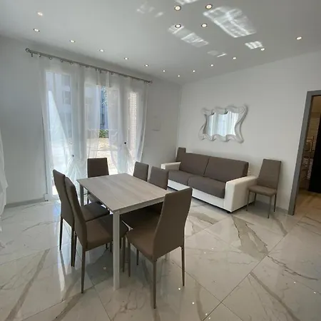 Pinetina アパート